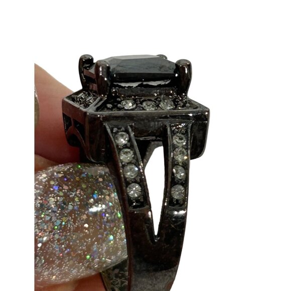 Fashion Jewelry Women’s Ring 6 Faux Square Black Princess Cut Faceted Crystals - Picture 5 of 17